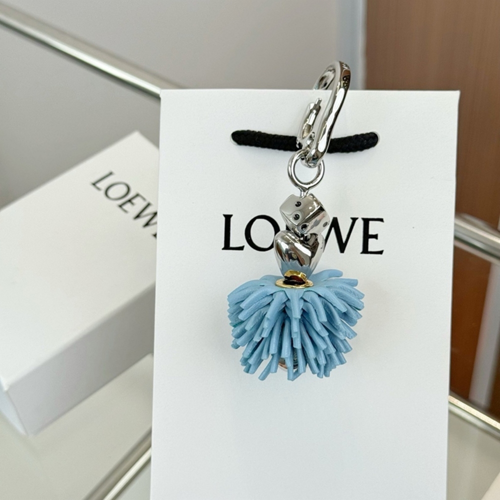 Loewe Charm - Picture 2 of 6